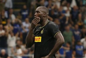  尤文图斯防线送礼不断遭弱旅逼平丢榜首  