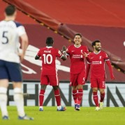  萨拉赫造点加绝杀，利物浦险胜热刺取三分  