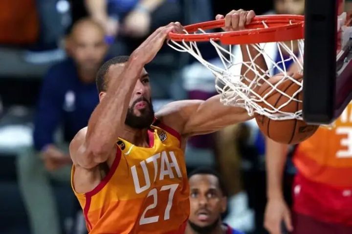  戈贝尔盖帽盛宴爵士战胜活塞